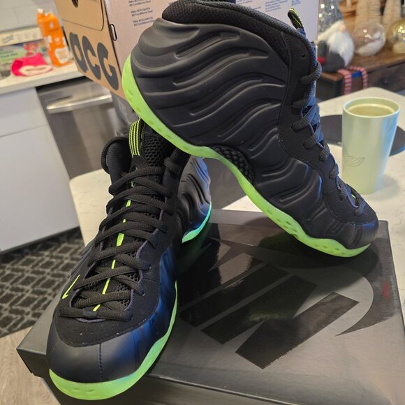 Nike Air Foamposite One Black Volt - Size 10 HF2902-001 Mens Shoes NEW - Picture 3 of 15
